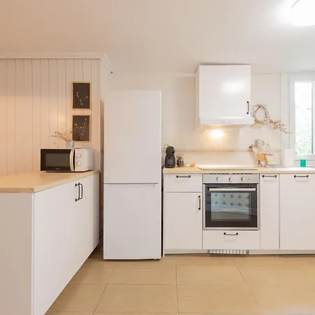 Irie - Baskeyrentals Apartman